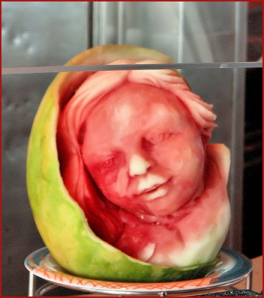 amazing-watermelon-carvings-640-25-15780-1739.jpg