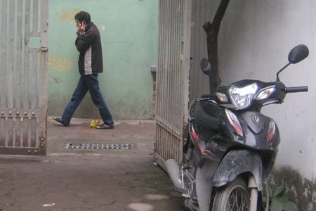 Sinh viên lao đao trong “tháng củ mật”
