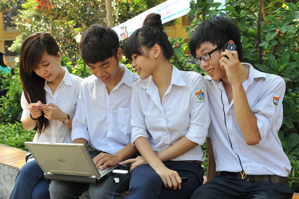 908489-hoc-sinh-va-luu-but-thoi-1.jpg