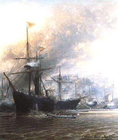 KenhSinhVien.Net-404px-scene-of-a-battle-from-23-august-1884-with-a-chinese-ship-in-foreground-mountainous-scenery-behind.-smoke-billows-into-the-sky-from-a-burning-ship-at-the-lower-left..jpg